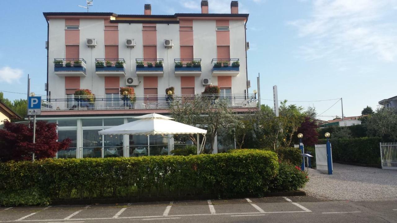 Hotel Cristallo Peschiera del Garda Exterior foto
